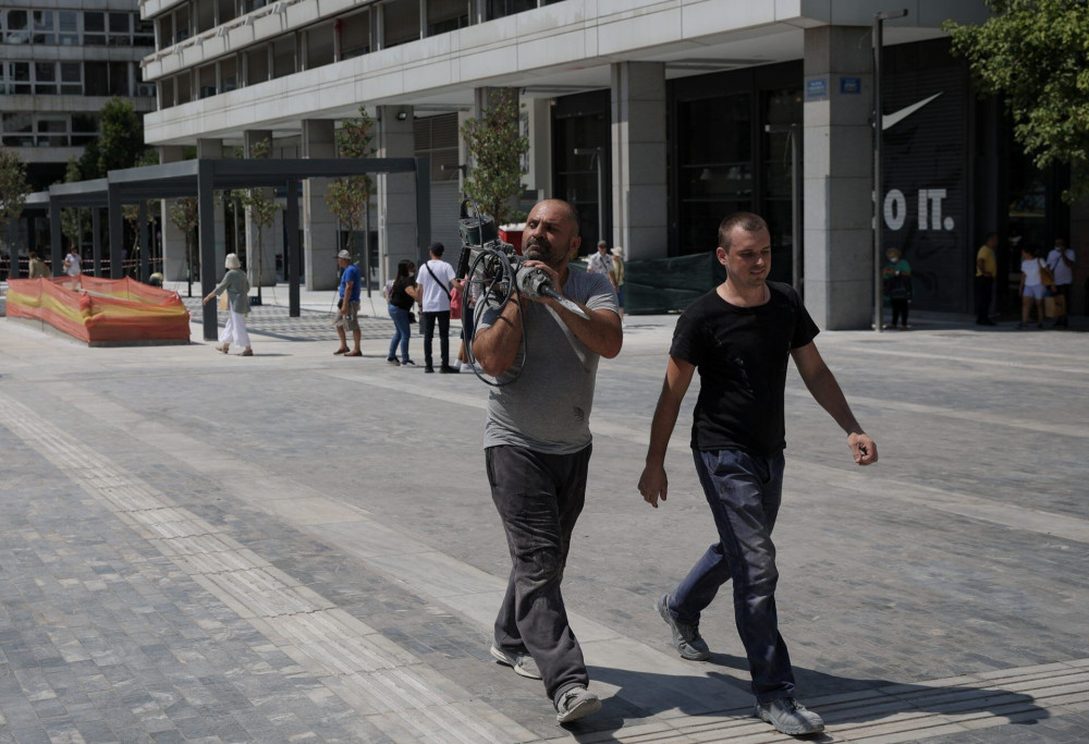 Οι περισσότεροι Έλληνες είναι θρήσκοι και θα πολεμούσαν για την πατρίδα