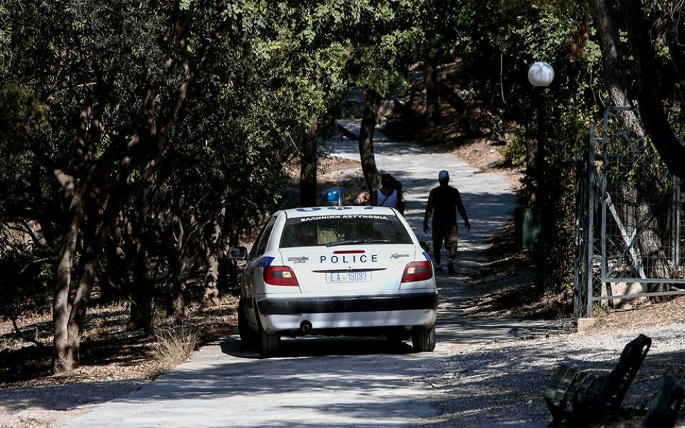 «Μάχη» στα Ζωνιανά σε μεγάλη αστυνομική επιχείρηση για χασισοφυτεία – Έπεσαν πέτρες και δακρυγόνα