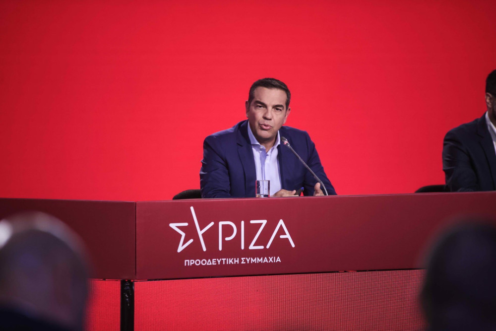 Ένας Τσίπρας από τα παλιά: Απειλεί Μητσοτάκη, θεσμούς και επενδυτές – το νέο “λεφτά υπάρχουν”