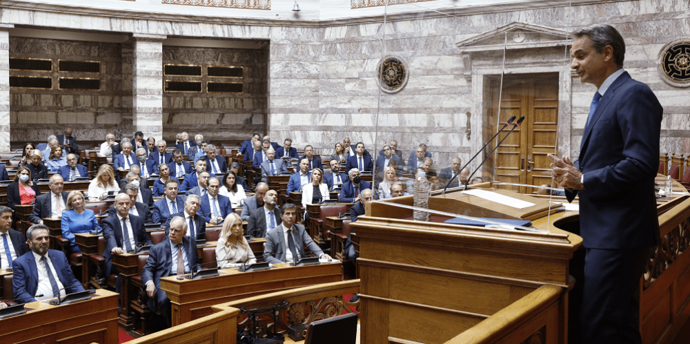 Μητσοτάκης σε βουλευτές της ΝΔ: «Η κοινωνία περνάει δύσκολα – Μετρημένοι και σεμνοί στην επικοινωνία μας»