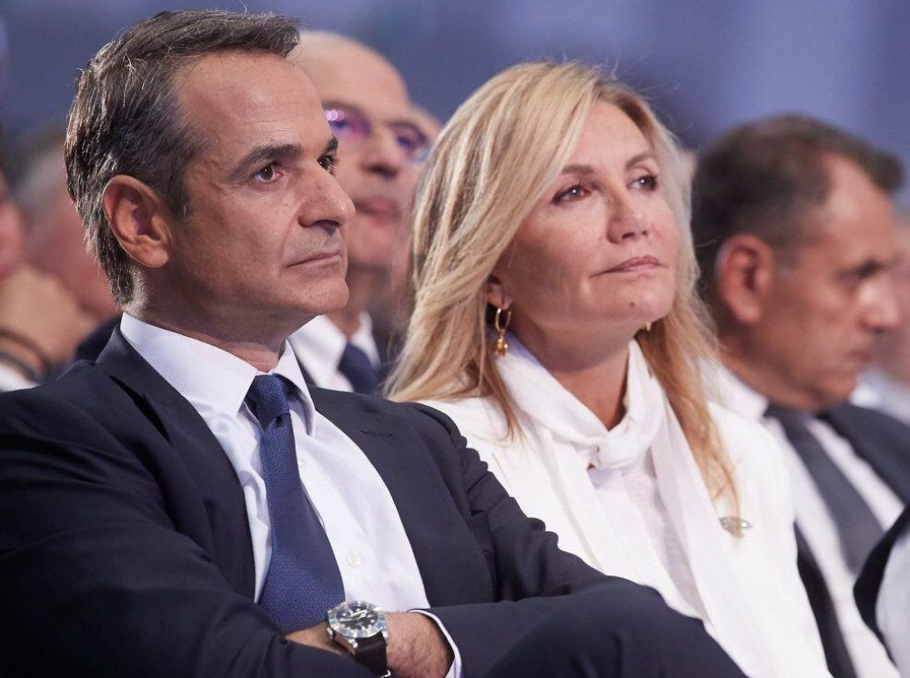 Στο Λονδίνο εκτάκτως ο πρωθυπουργός – Επιδεινώθηκε η υγεία του πατέρα της συζύγου του