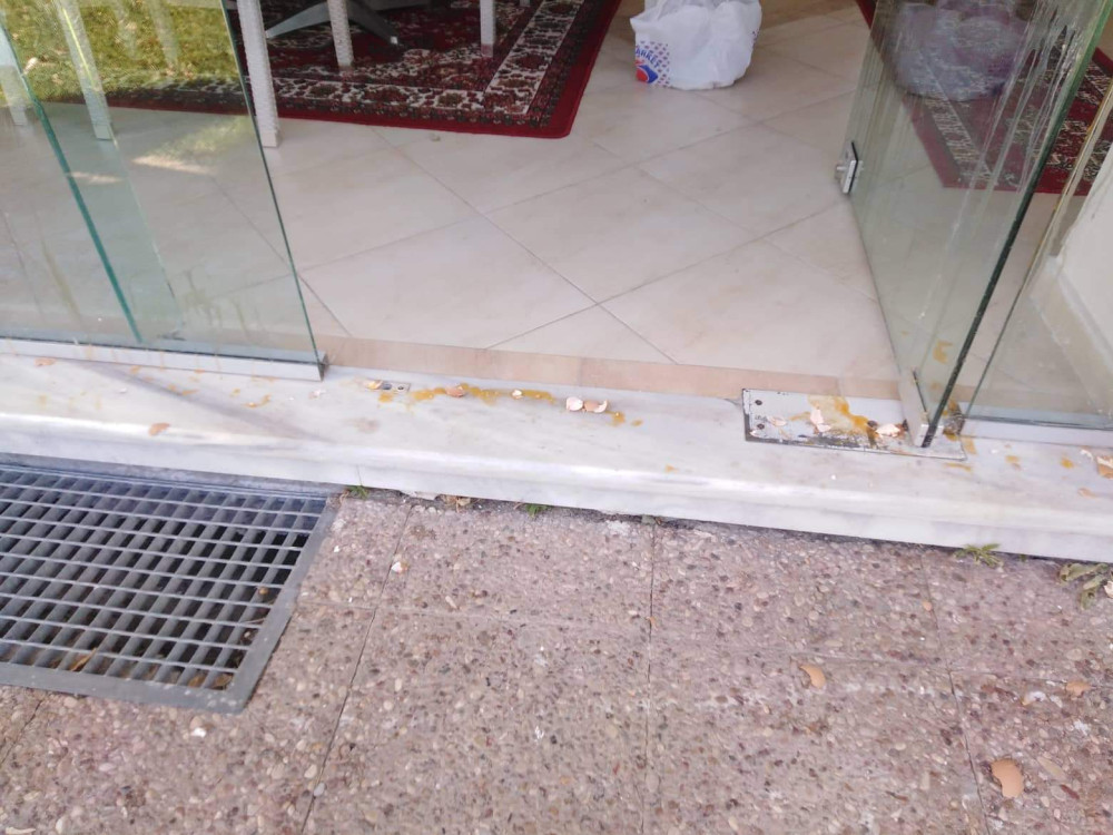 Η άποψη του Αλέξη Τσίπρα για τις επιθέσεις με γιαούρτια