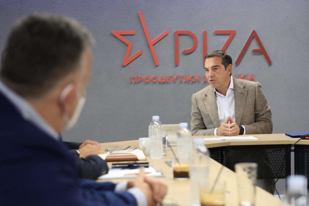 Τσίπρας: Εμμένει στα περί αισχροκέρδειας στο ρεύμα και “βλέπει” ανθρωπιστική κρίση