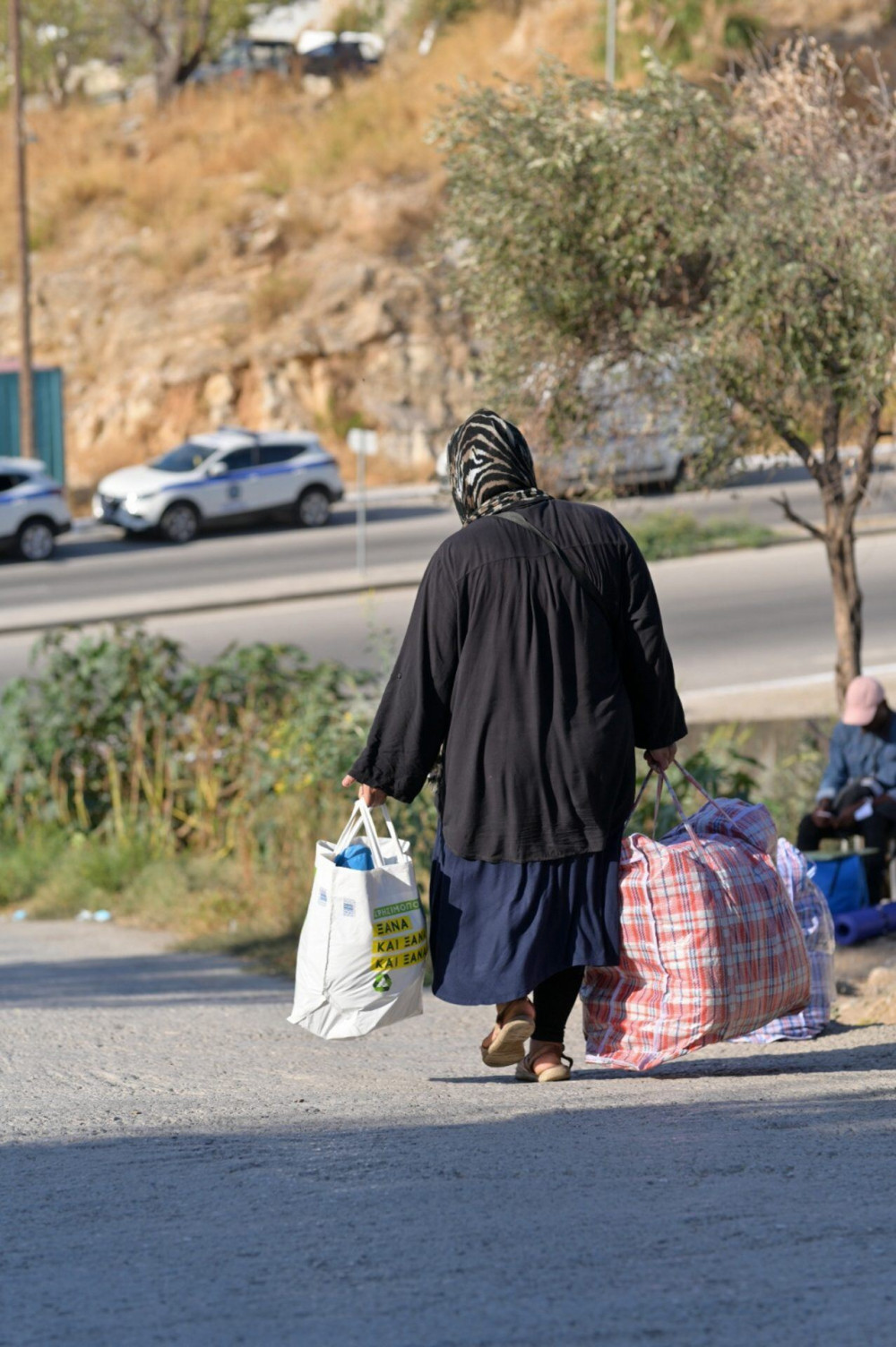 Θεσσαλονική – Αλλοδαπός μετέφερε 26 πρόσφυγες σε κρύπτη καρότσας φορτηγού