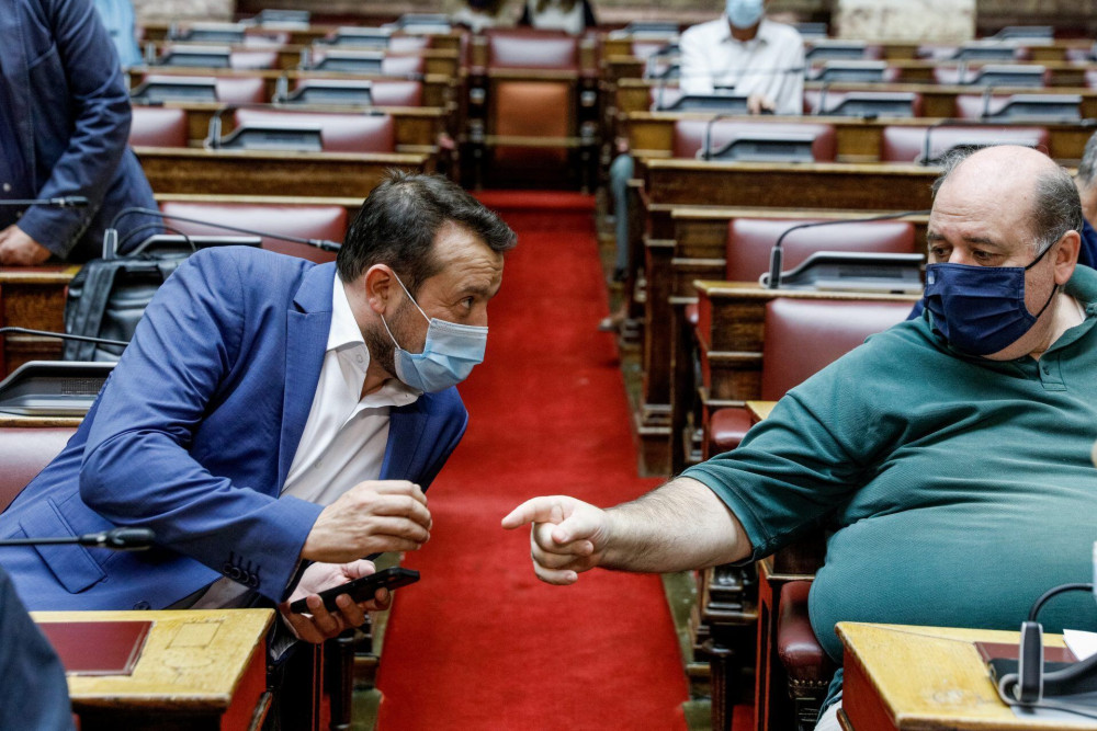Μετωπική σύγκρουση Φίλη – Παππά και στη μέση ο… Τσίπρας