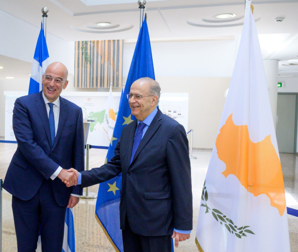 Τηλεφωνική επικοινωνία Δένδια – Κασουλίδη για τις εξελίξεις στην Ανατολική Μεσόγειο