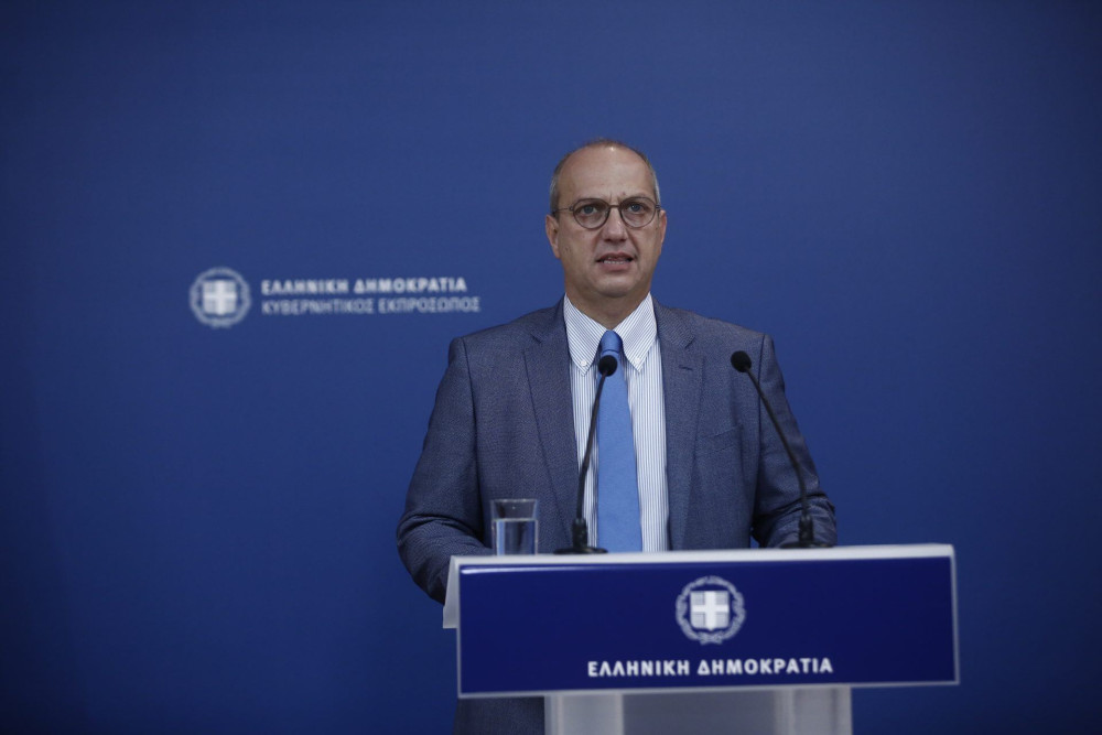 Γιάννης Οικονόμου – Αύξηση της άδειας μητρότητας από 6 σε 9 μήνες