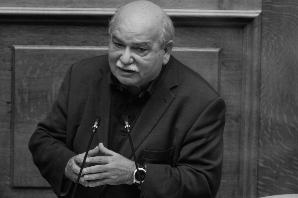 Ο Μάνος Βουλαρίνος γράφει για την… απείθεια
