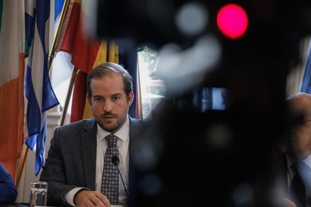 Πώς η PEGA κατεδάφισε το αφήγημα του ΣΥΡΙΖΑ για τις παρακολουθήσεις