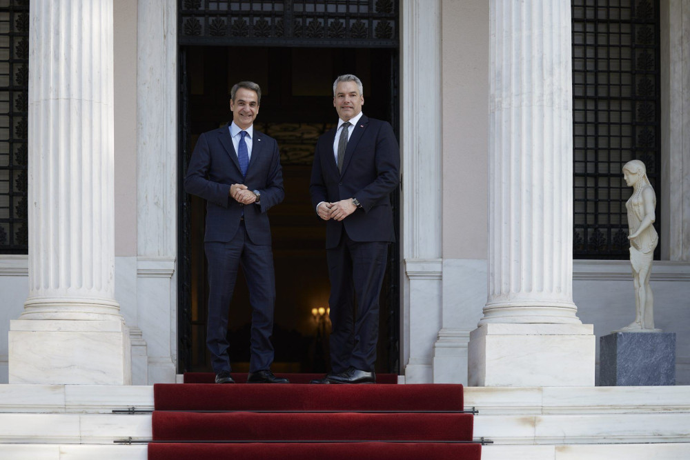 Συνάντηση Μητσοτάκη με τον Καγκελάριο της Αυστρίας – Τα θέματα που συζητήθηκαν