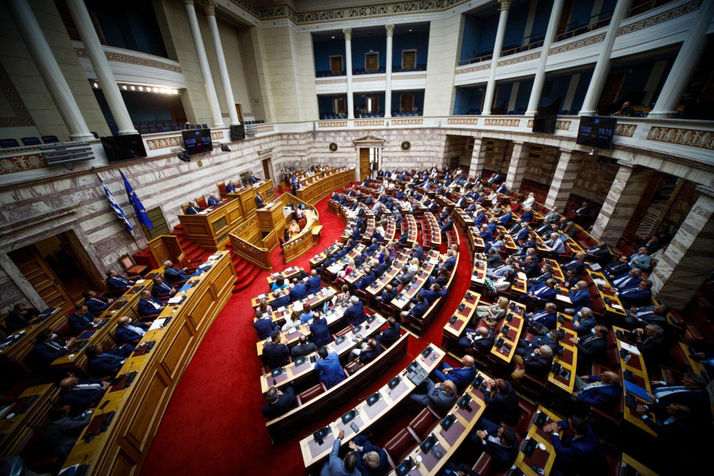 Στη Βουλή το νομοσχέδιο για τις παρακολουθήσεις – Οι 6 αλλαγές και οι βασικές καινοτομίες του