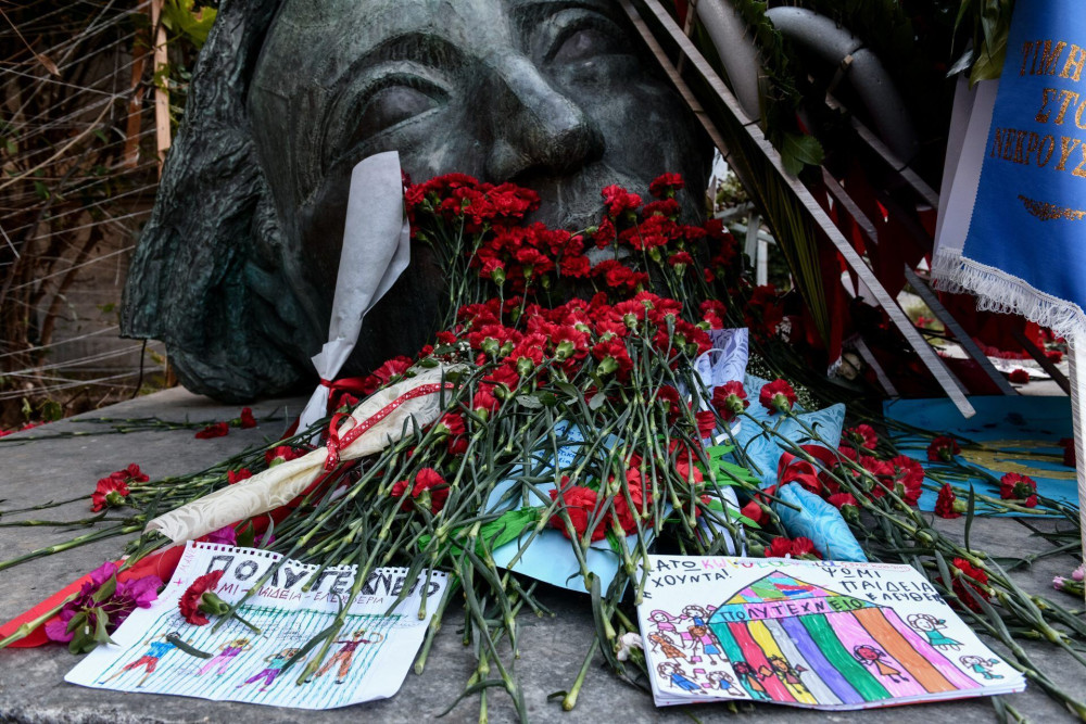 Ο Μάνος Βουλαρίνος γράφει για το… πολυτεχνείο