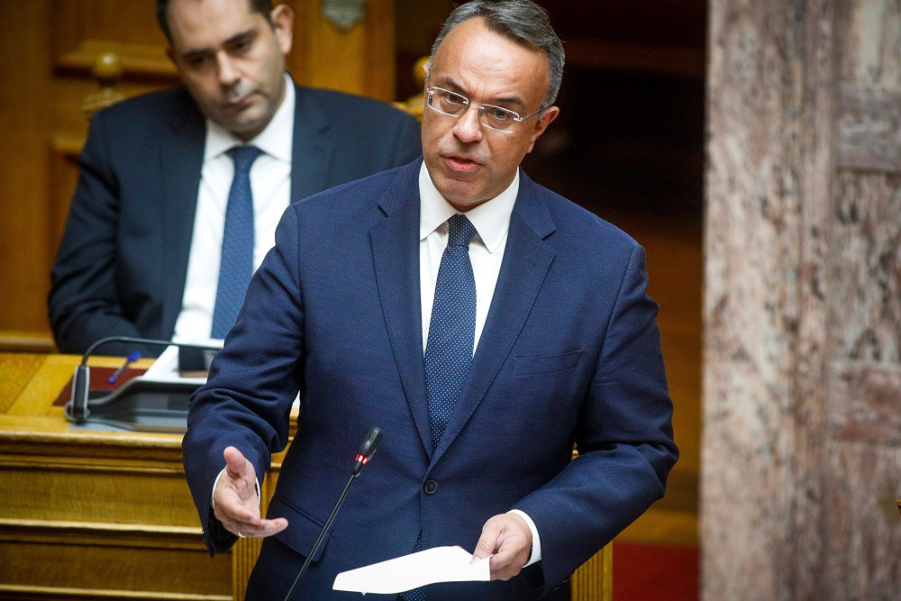 Προϋπολογισμός: Στα 5,2 δισ. ευρώ τα έκτακτα και μόνιμα μέτρα στήριξης – Αναλυτικά οι παρεβάσεις σε φόρους και ασφαλιστικό