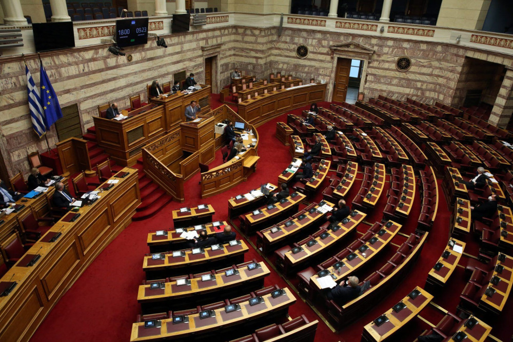 Ψηφίζεται σήμερα το μίνι ασφαλιστικό – Οι τελευταίες τροπολογίες