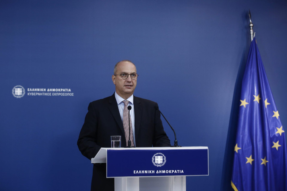 Οικονόμου: Πιλοτική λειτουργία για το “κουμπί πανικού” σε έξυπνα κινητά για τα φαινόμενα ενδοοικογενειακής βίας