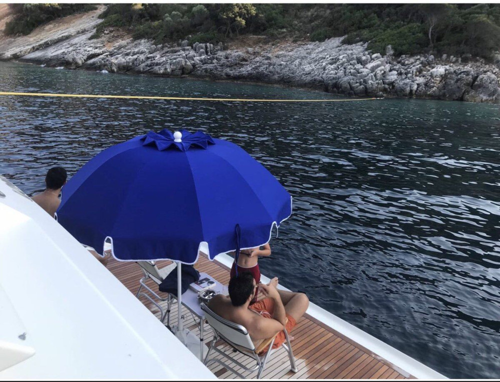 Ο Τσίπρας κυκλοφορεί και (ξανα)φορολογεί: σκαφάτος λαϊκισμός
