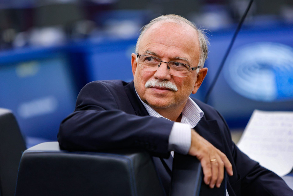 Μήνυμα με μαντινάδες από τον Δημήτρη Παπαδημούλη: οι αιχμές για την αλαζονεία στην Αριστερά