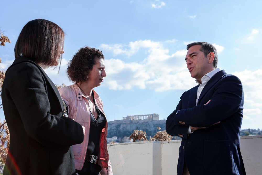 Το twitter εξηγεί στον Τσίπρα τι είναι… μάρμαρο