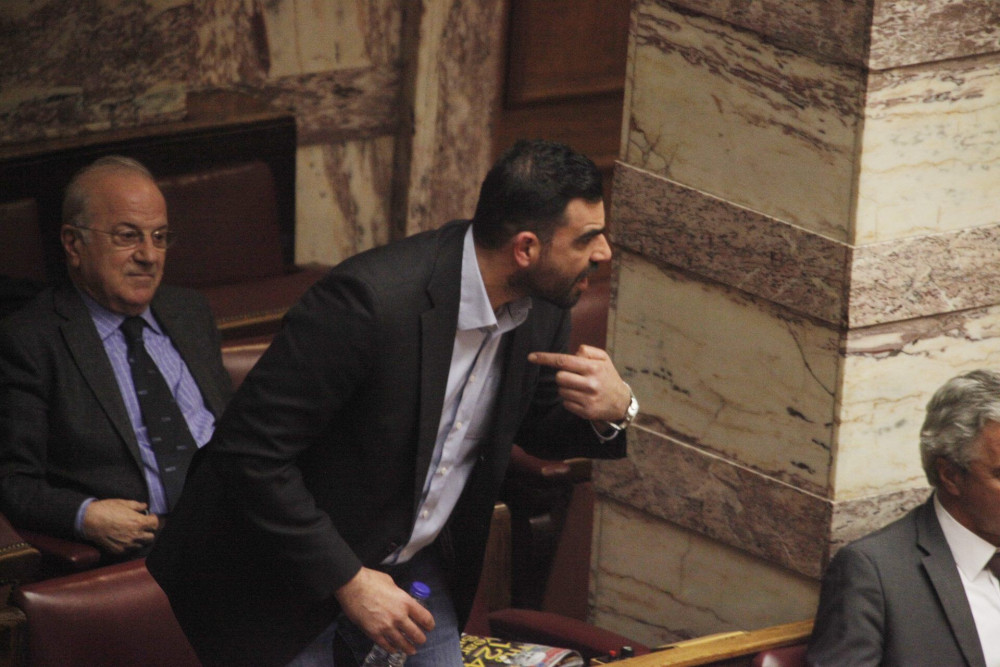 Ο Κωνσταντινέας είναι… large