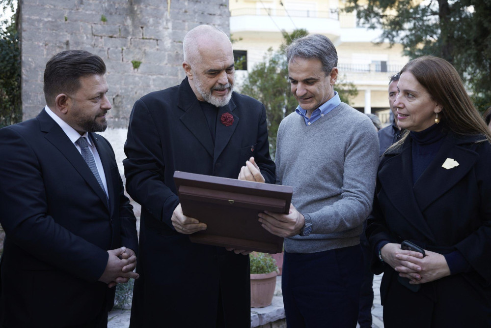Ράμα σε Μητσοτάκη: “Ποτέ δεν έχουν συγκεντρωθεί για εμένα τόσοι πολλοί”