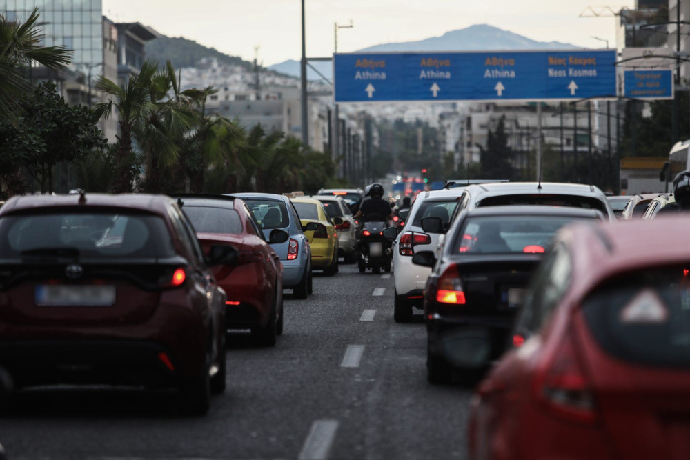Σε εξέλιξη το κύμα κακοκαιρίας-Προβλήματα στους δρόμους και τα λιμάνια της Αττικής