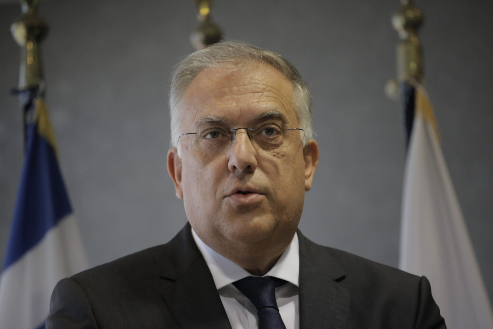 Αστυνομικοί έσωσαν με ΚΑΡΠΑ βρέφος-Το “ευχαριστώ” Θεοδωρικάκου