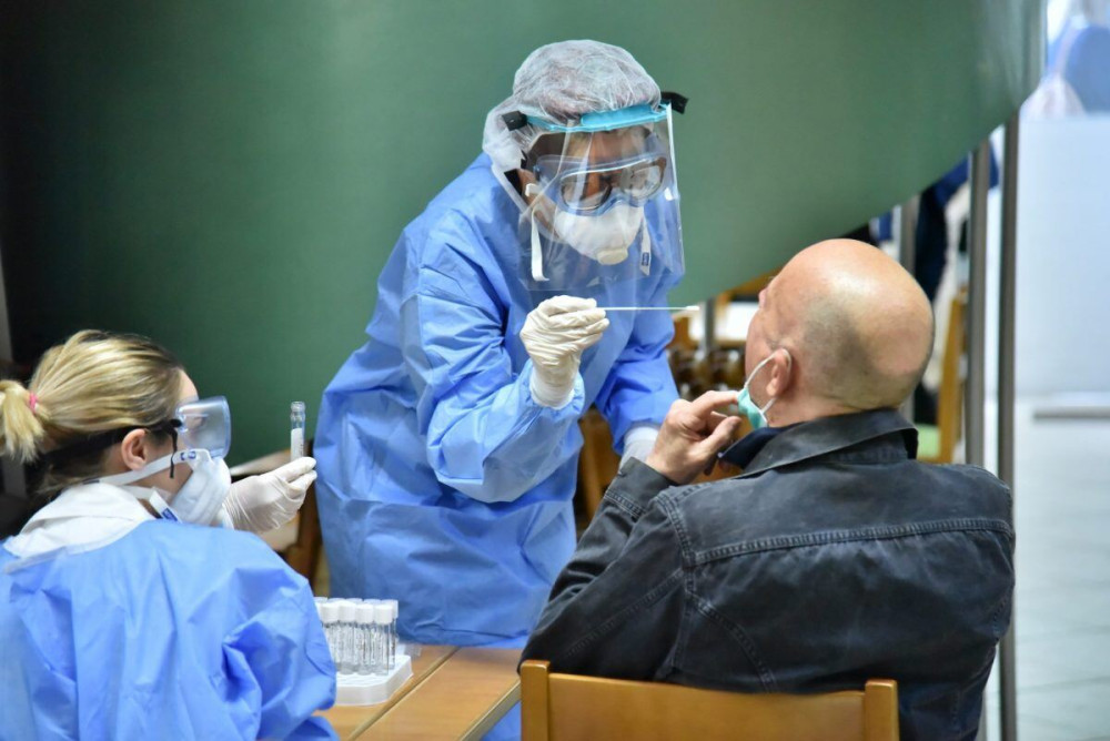 ΕΟΔΥ: 137 νεκροί από κορονοϊό την τελευταία εβδομάδα – «Έκρηξη» στα κρούσματα γρίπης