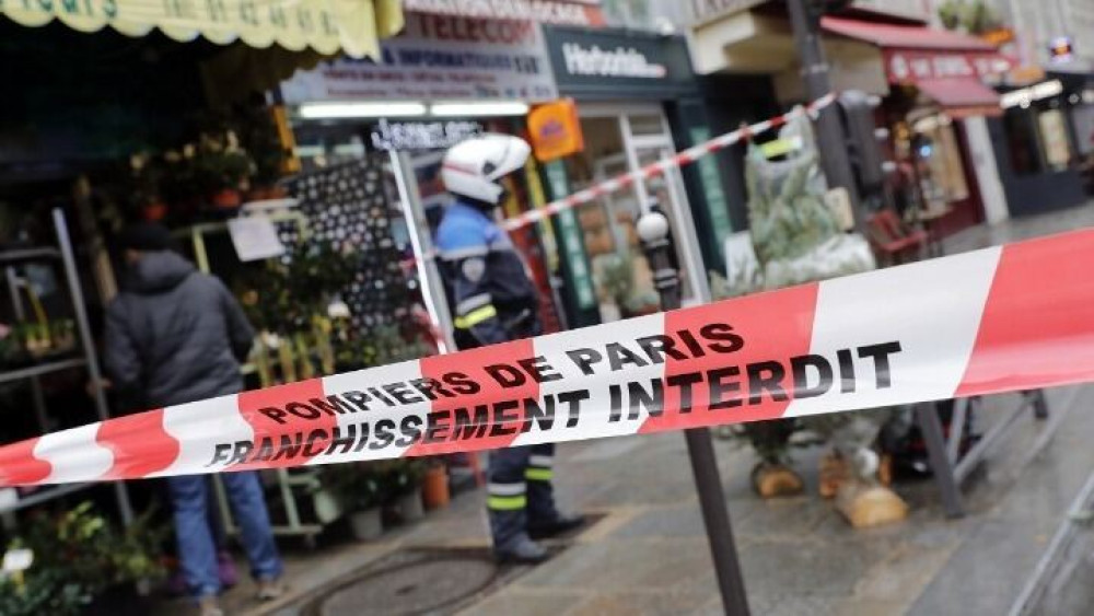 Παρίσι: Συνεχίζονται οι έρευνες για να προσδιοριστούν τα κίνητρα του δράστη