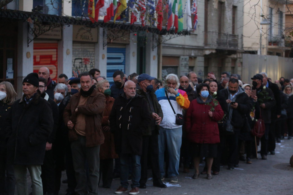 Κηδεία τέως βασιλιά Κωνσταντίνου: “Ουρά” για το τελευταίο αντίο (pics)