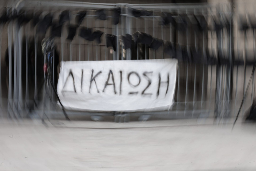 Μάτι: Συγκλονίζουν οι μαρτυρίες – «Αφήσαμε τα σώματα του αδελφού μου και της φίλης μας να παρασυρθούν για να σωθούμε»