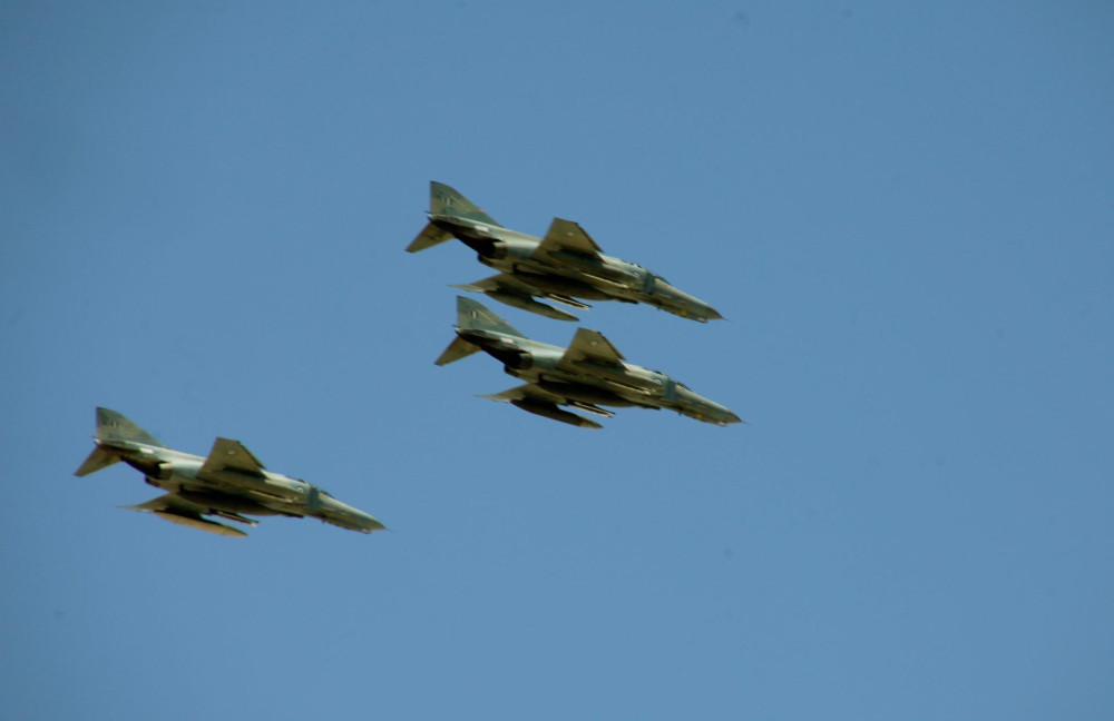 Πτώση F-4 Phantom: Συνεχίζονται οι έρευνες για τον δεύτερο πιλότο –  Τριήμερο πένθος ανακοίνωσε ο Παναγιωτόπουλος