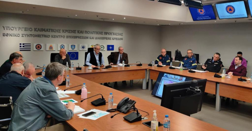 Σύσκεψη στην Πολιτική Προστασία για την κακοκαιρία – Ενεργοποίηση του 112 και αποστολή προειδοποιητικών μηνυμάτων