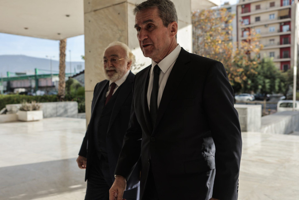 Βόμβα Λοβέρδου για τα sms Παππά – Καλογρίτσα: Υπάρχουν άλλα… 200, ολόκληρος τόμος πυκνής επικοινωνίας