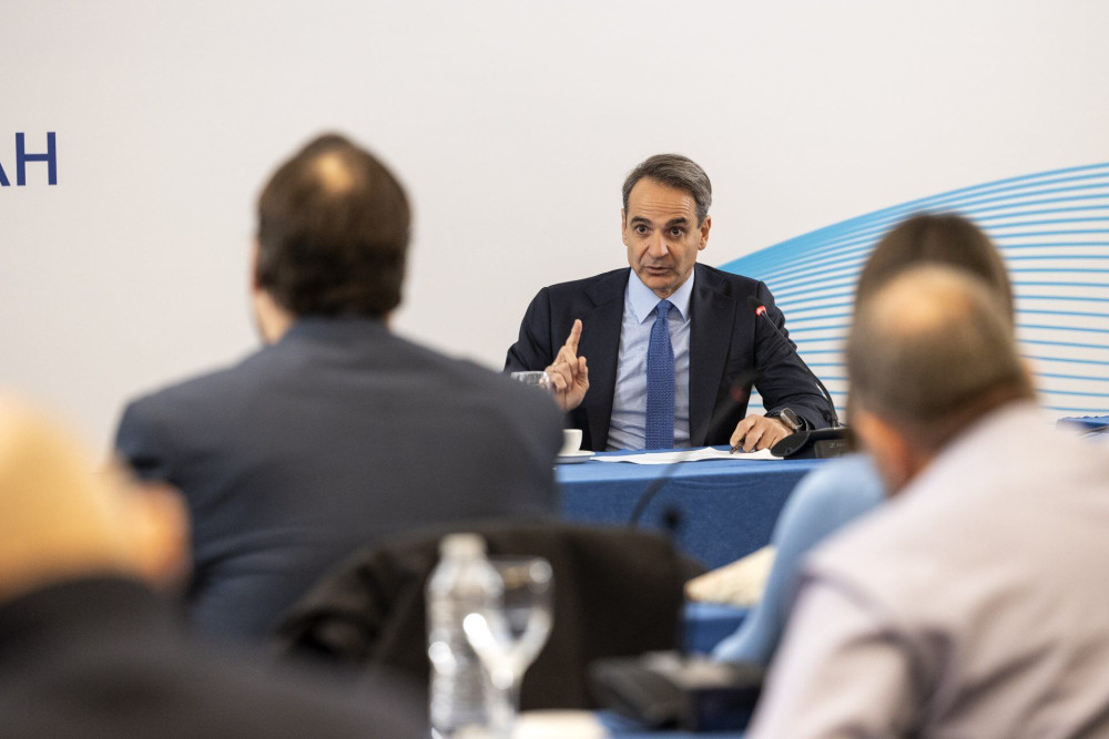 Μητσοτάκης: Η υιοθέτηση της ιστορίας της “μικρής Μαρίας” αγγίζει τα όρια της εθνικής μειοδοσίας