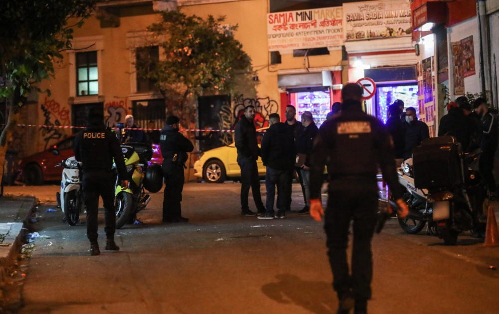 Αιματηρή συμπλοκή στην Ομόνοια – Αφγανός νεκρός και 2 τραυματίες  