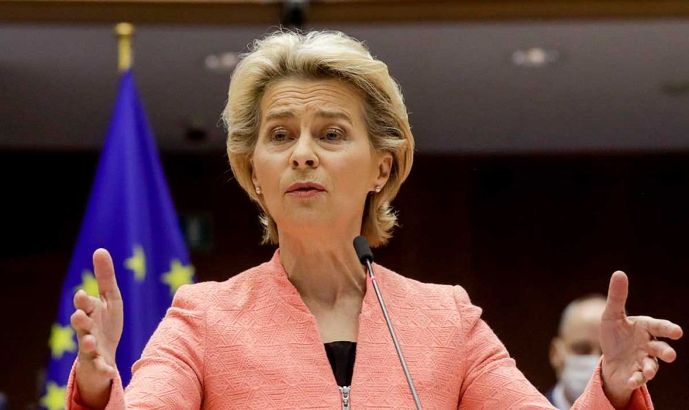 Ούρσουλα φον ντερ Λάιεν: Βρισκόμαστε στο πλευρό της Ουκρανίας χωρίς “ίσως” και “αλλά”