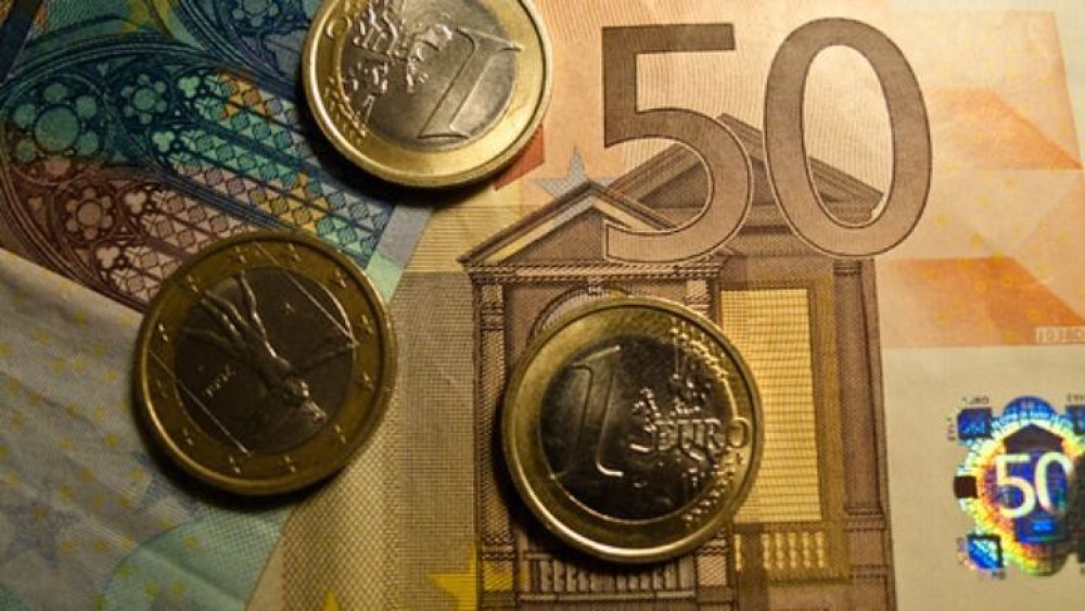 “Κλείδωσε” το έκτακτο επίδομα 300 ευρώ για το Πάσχα