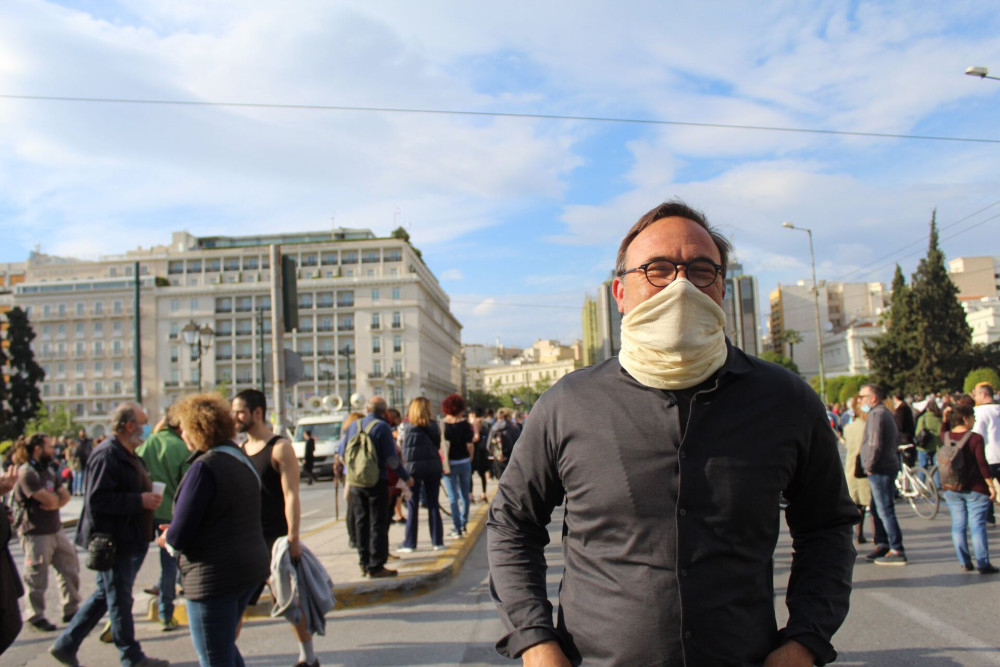 Δύο στρατόπεδα στο ΣΥΡΙΖΑ και στη μέση ο Κόκκαλης!