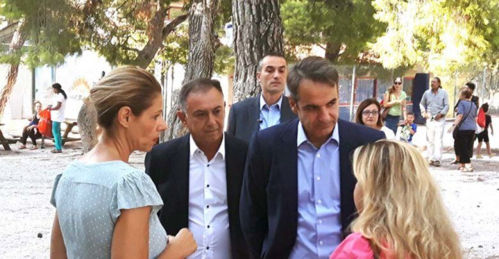 Ο Μητσοτάκης στους δρόμους