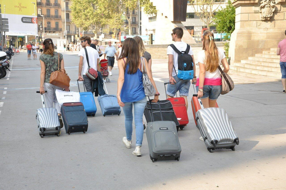 Γερμανός επιδημιολόγος: “Τερατωδώς κακή” η ιδέα των διακοπών φέτος