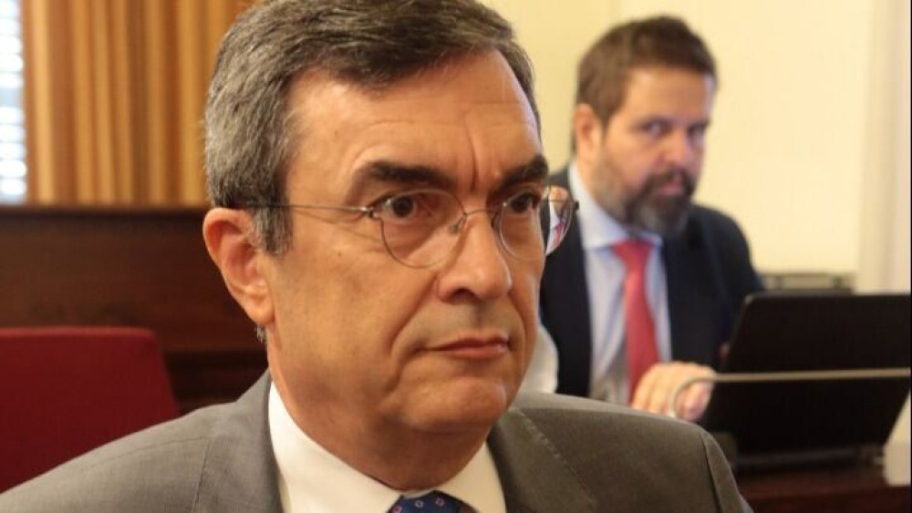 Οικονόμου: “Αν χρειαστεί θα γίνουμε πιο αυστηροί”