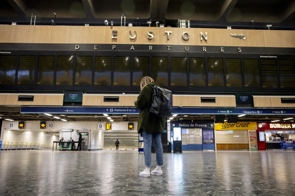 Νέα απεργία των σιδηροδρομικών στην Αγγλία: “Μας ζητούν να αποκηρύξουμε τη συλλογική σύμβαση εργασίας”