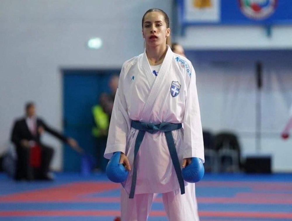Χρυσή πρωταθλήτρια Ελλάδας στο Καράτε η Στελίνα Τζίλια – στέλεχος της ΟΝΝΕΔ Χαλκιδικής
