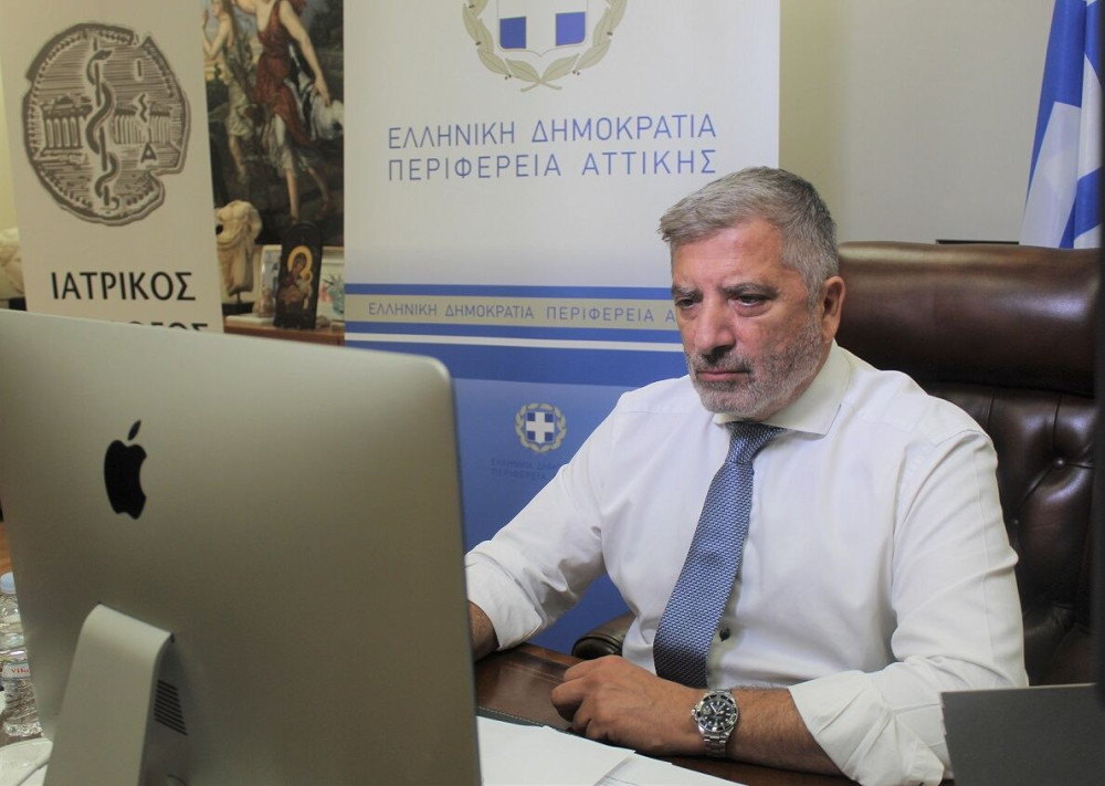 Απορριμματοφόρο και καφέ κάδoυς στο Αγκίστρι παρέδωσε η Περιφέρεια Αττικής
