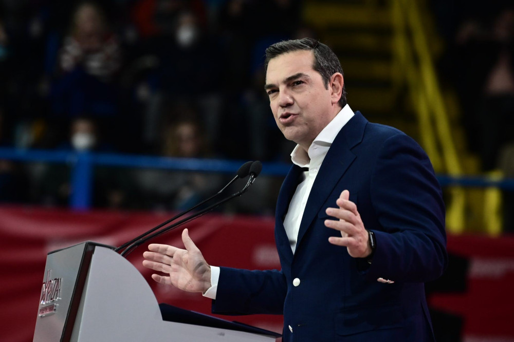 “Βούλιαξε” και το Περιστέρι με τον Τσίπρα: Είδε “χιλιάδες” εκτός γηπέδου (βίντεο)