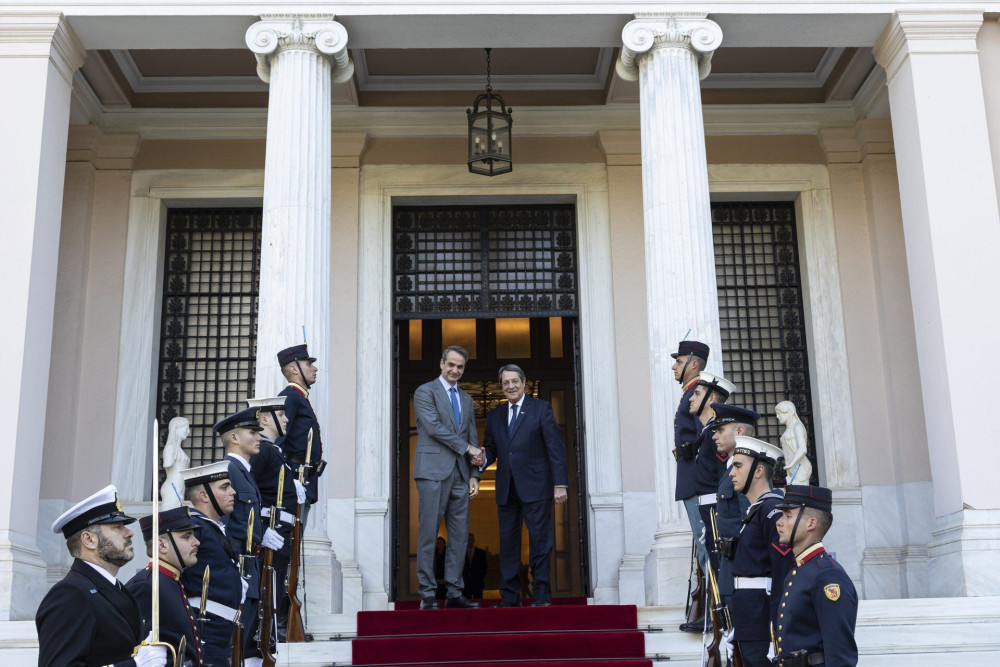 Σε θερμό κλίμα η συνάντηση Μητσοτάκη – Αναστασιάδη στο Μαξίμου