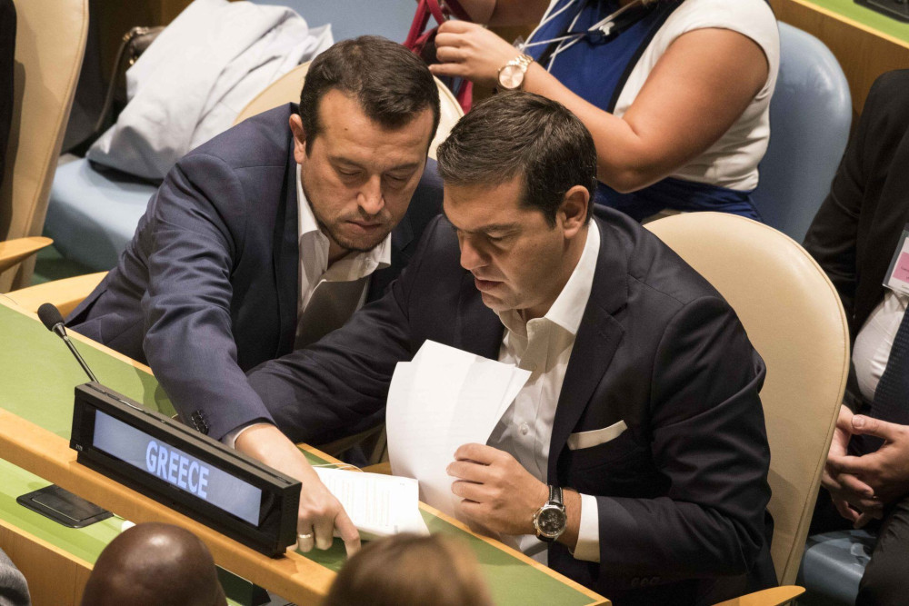 Πλήρης κάλυψη Παππά από Τσίπρα – Ευθεία αμφισβήτηση της απόφασης των δικαστών από τον ΣΥΡΙΖΑ