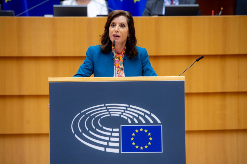 Άννα – Μισέλ Ασημακοπούλου: Σημαιοφόρος της πατρίδας και του κόμματος
