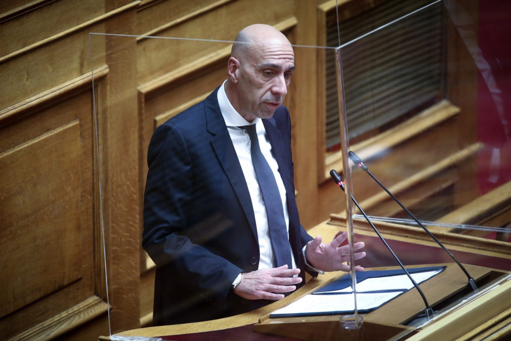 Γιάννης Μπρατάκος στην εφημερίδα “tomanifesto”: Προνομιακός συνομιλητής μας η κοινωνιά