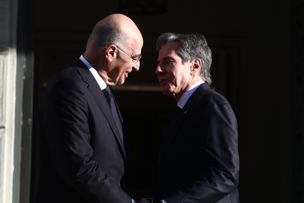“Νίκο, φίλε μου”: Σε θερμό κλίμα η συνάντηση Δένδια με Μπλίνκεν